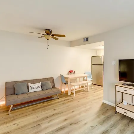 Pet-Friendly Austin Condo With Pool, Near Downtown